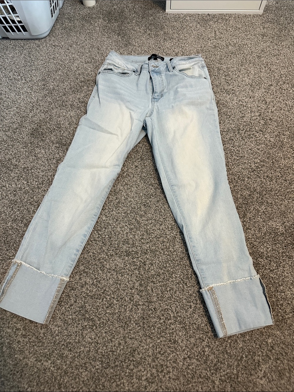 1822 Denim Light Wash Ankle Crop Jeans with Cuffed Hem